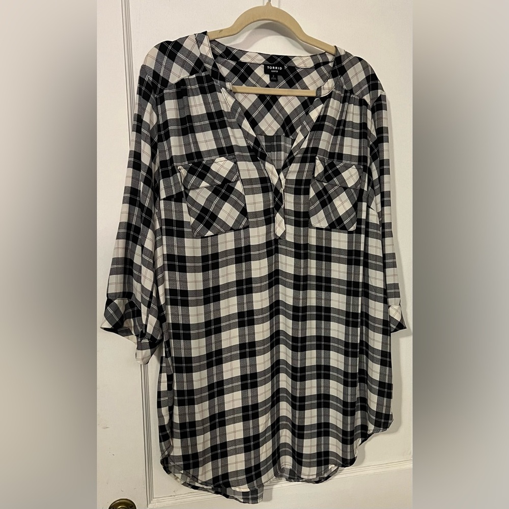 Black plain Torrid Harper tunic, size 18/20